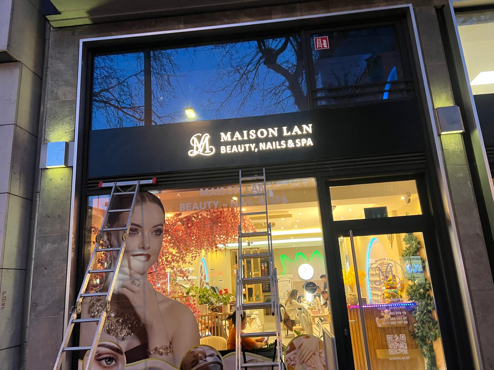 Maison Lan Beauty Nails Spa – beleuchtete Fassadenwerbung mit Profilbuchstaben